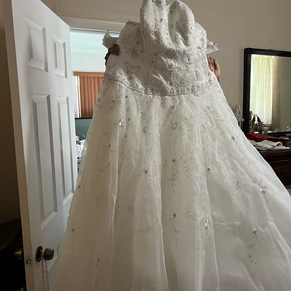 Wedding dress